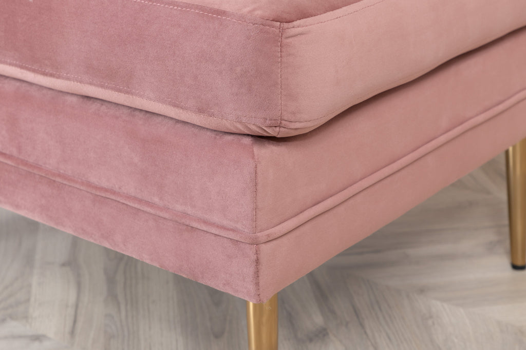Boom sittpuff rosa sammet med mässingsfärgat underrede