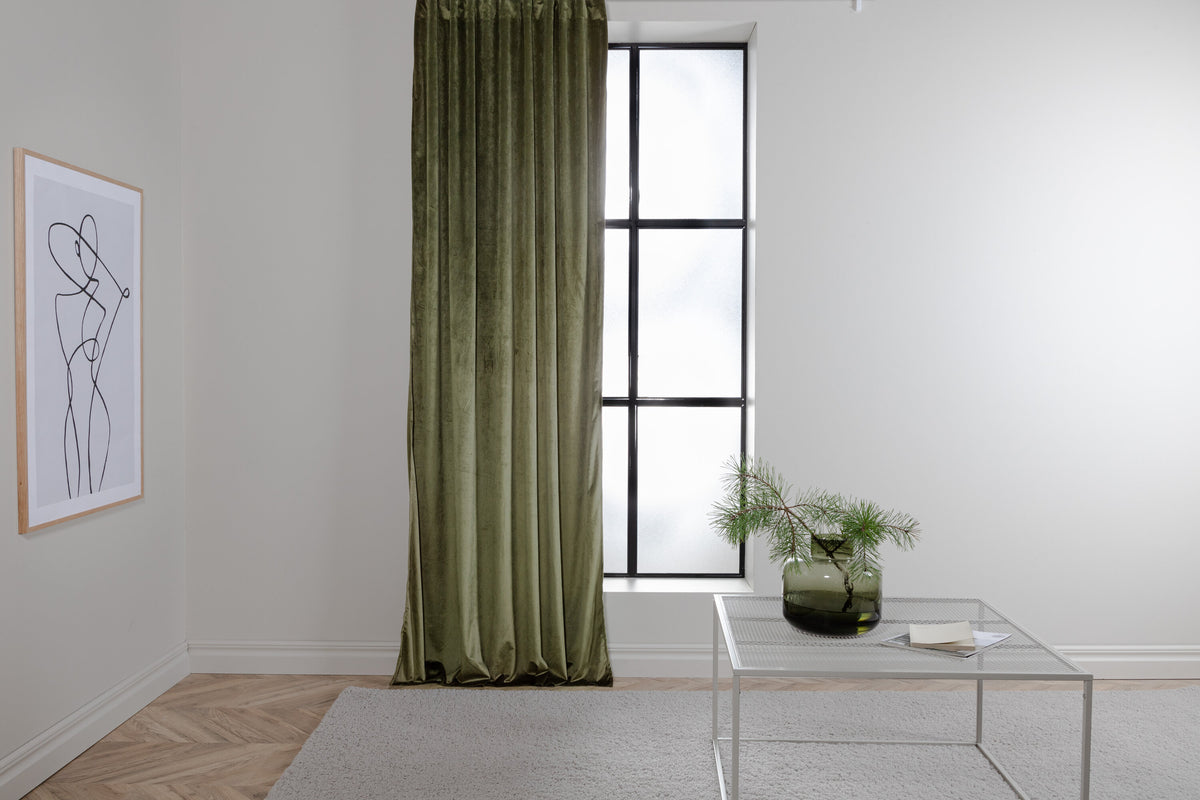 Mary sammetsgardin 250x135 cm mossgrön