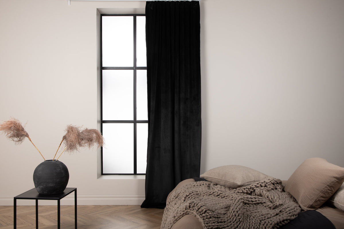 Mary sammetsgardin 250x135 cm svart