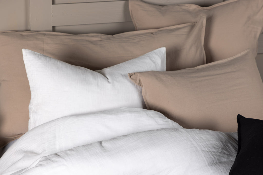 Mila påslakanset 200x150 + 50x60 cm vit bomullsmuslin