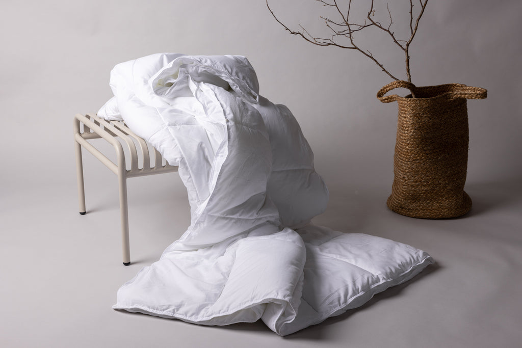 Selma täcke 200x150 cm vitt i polyester med dunkänsla, 150+250 g/m²