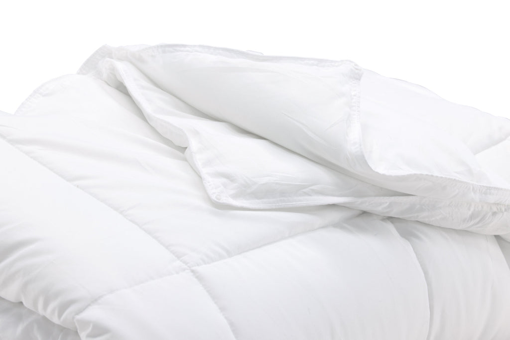 Selma täcke 200x150 cm vitt i polyester med dunkänsla, 150+250 g/m²
