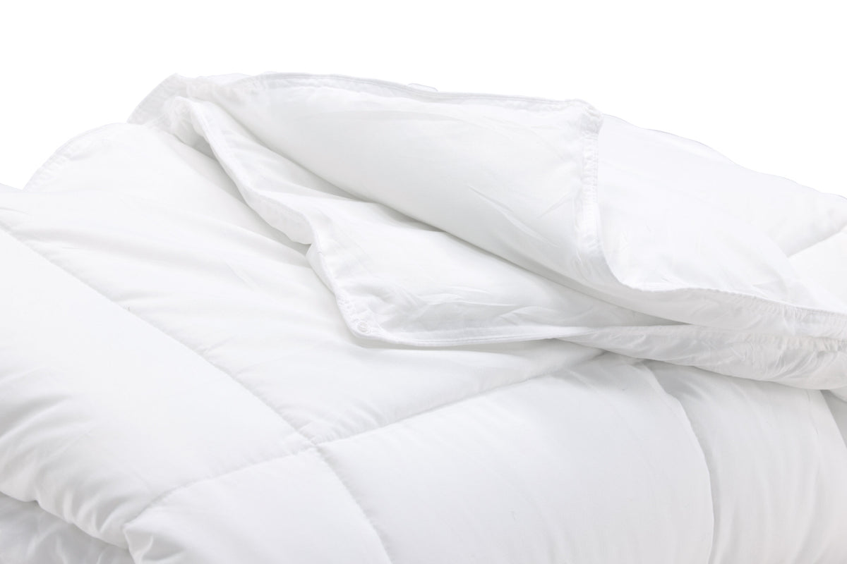 Selma täcke 200x150 cm vitt i polyester med dunkänsla, 150+250 g/m²