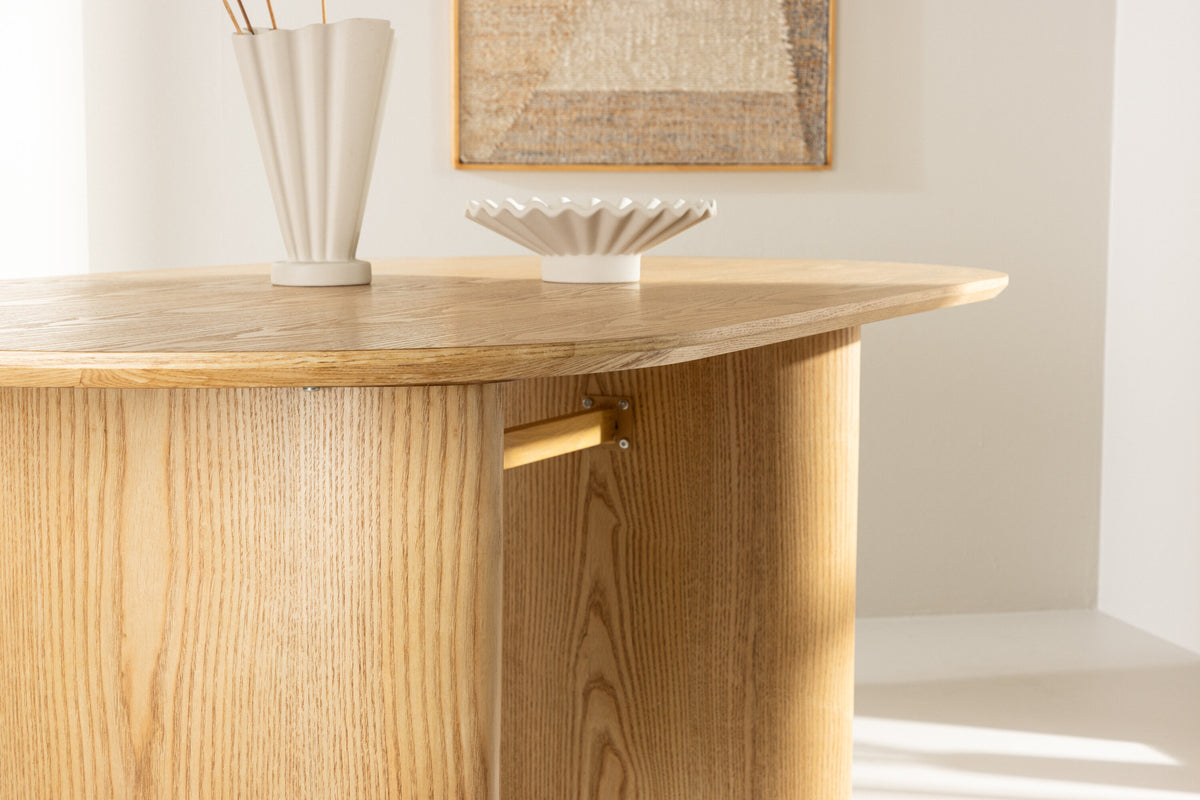 Isolde matbord 180x75 cm naturfärgad MDF