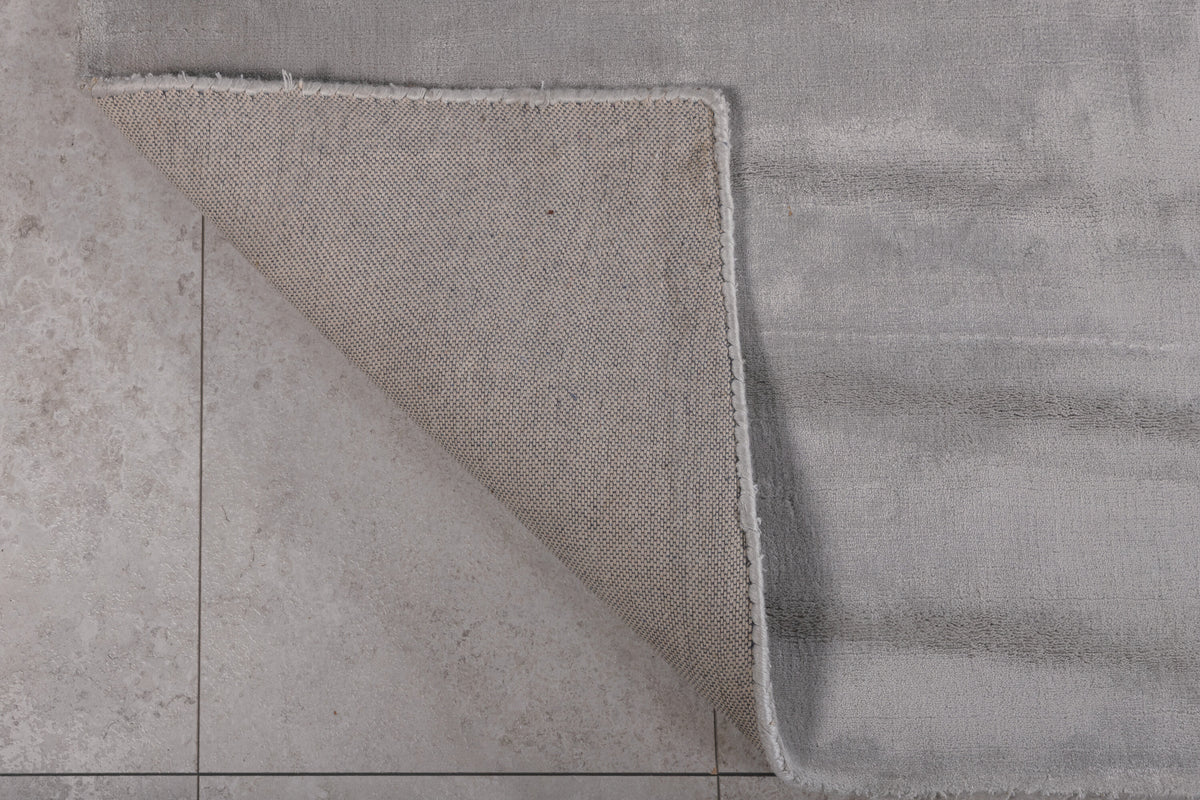 Indra viskosmatta 200x300 cm silver