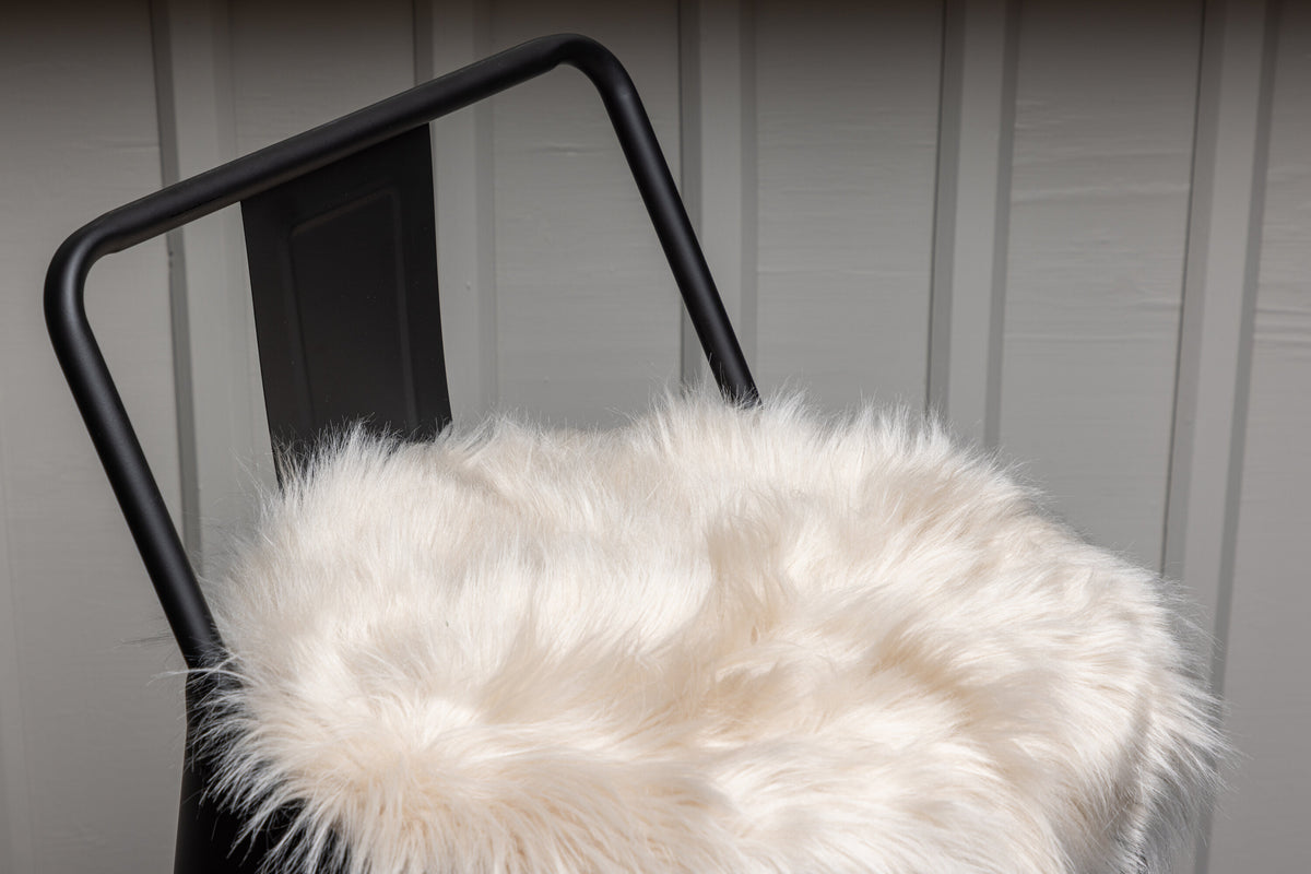 Katy rund sittdyna 34x34 cm beige fuskpäls