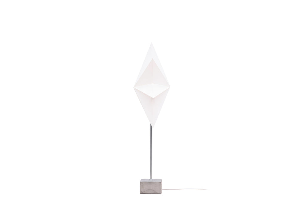 Grövelfjäll bordslampa 40 cm svart med vitt papper