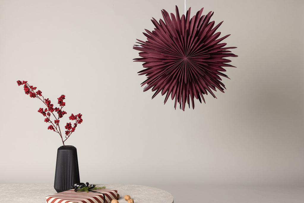 Sälen pendellampa 60 cm mörkröd