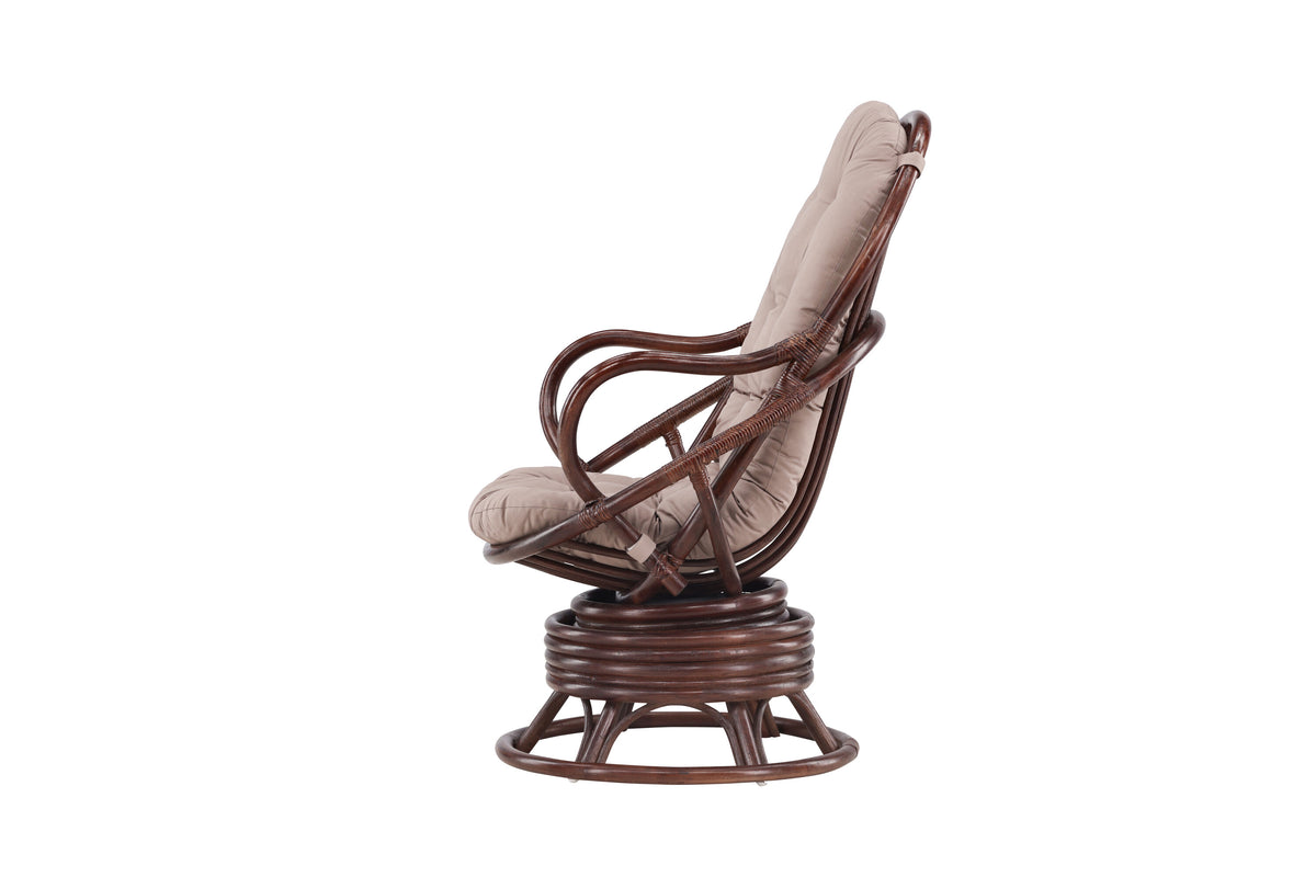 Swing loungefåtölj mörk valnötsfärgad rotting med beige dyna