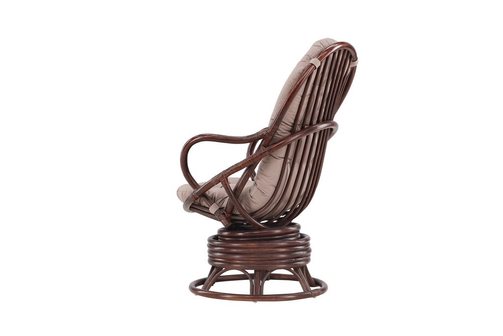 Swing loungefåtölj mörk valnötsfärgad rotting med beige dyna