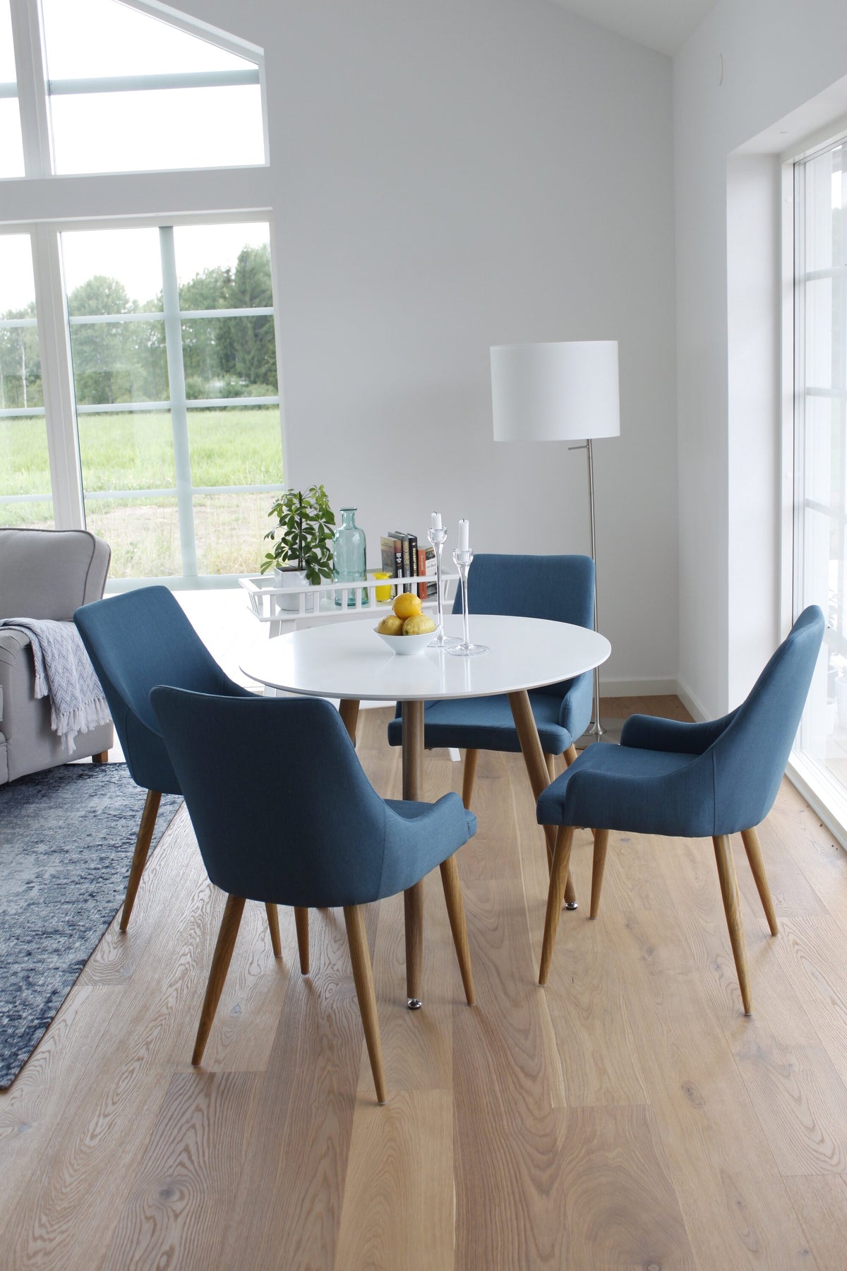 Polar runt matbord Ø90 cm höjd 75 cm ekimitation och vitt