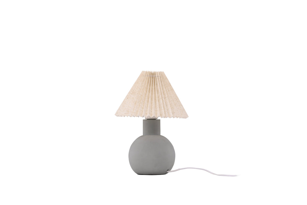 Älvsborg bordslampa grå betong med brunt tyg