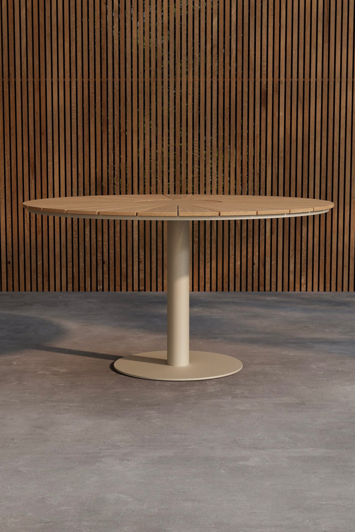 Croft runt matbord Ø120 cm beige aluminium/teak