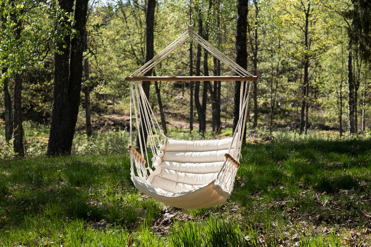Tapaz hammock vit i trä och tyg