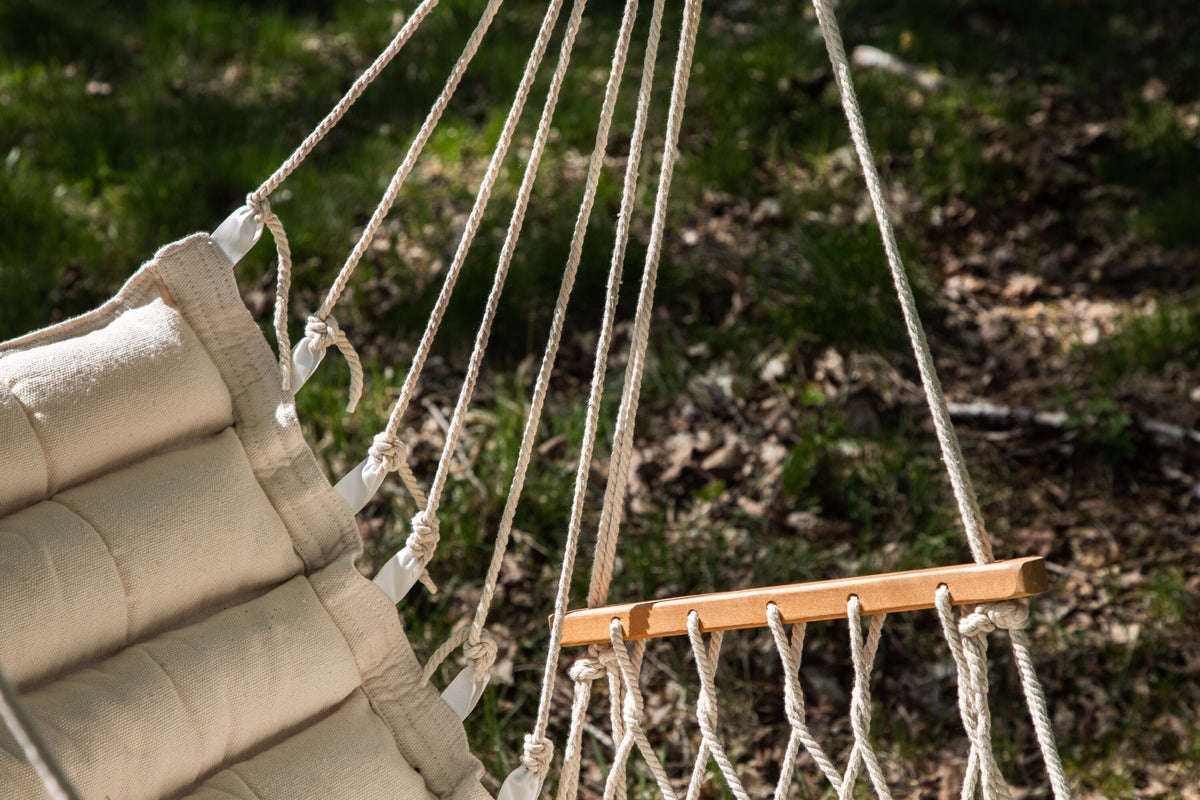 Tapaz hammock vit i trä och tyg