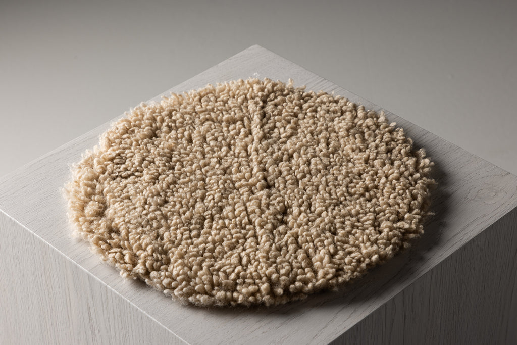 Katy rund sittdyna 34x34 cm beige teddytyg