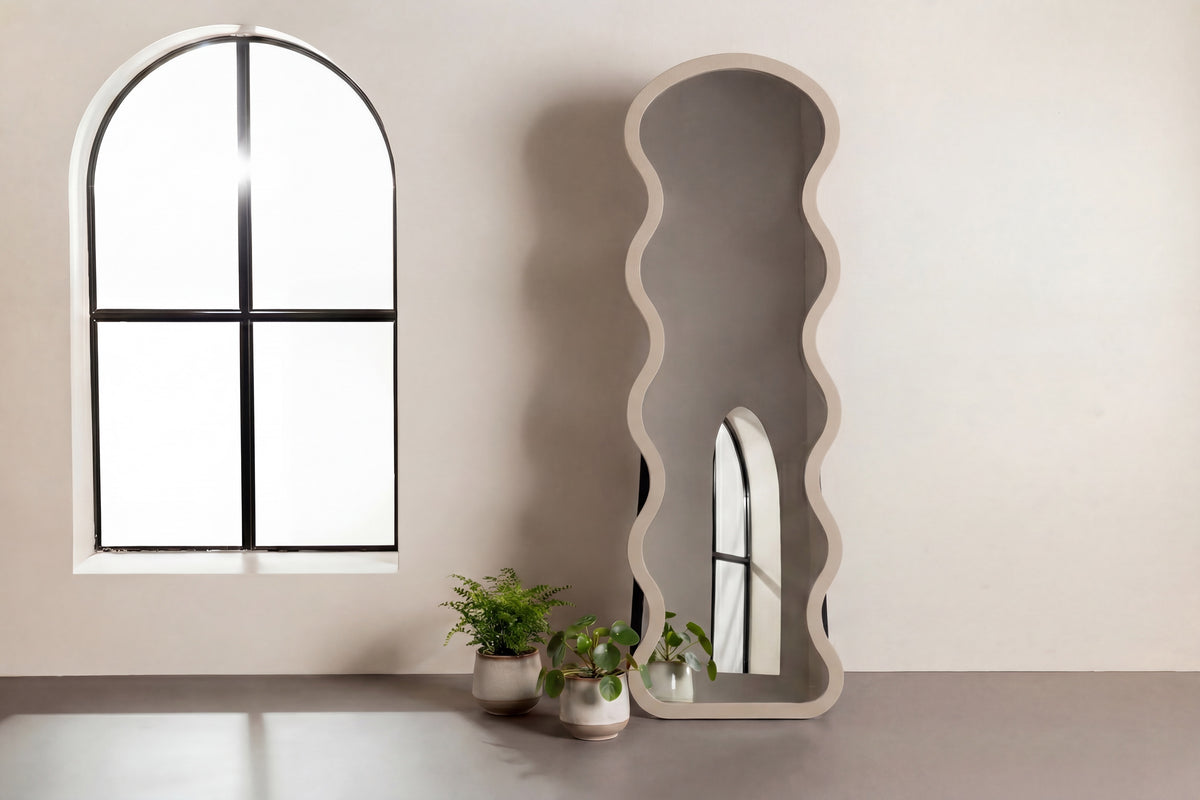 Loui spegel beige med klarglas