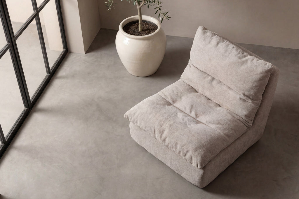 Selar komprimerad vilfåtölj i beige tyg