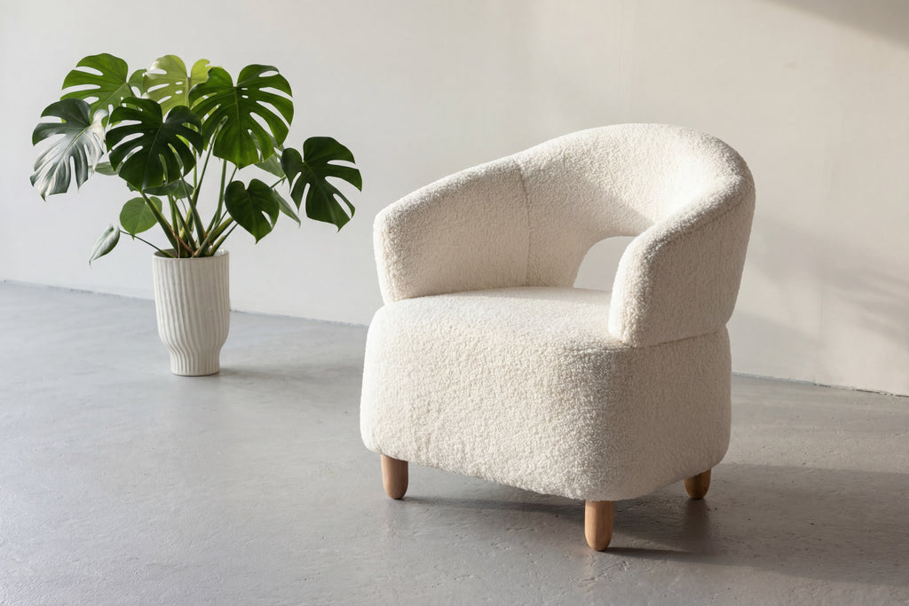 Moglas fåtölj natur/vit bouclé