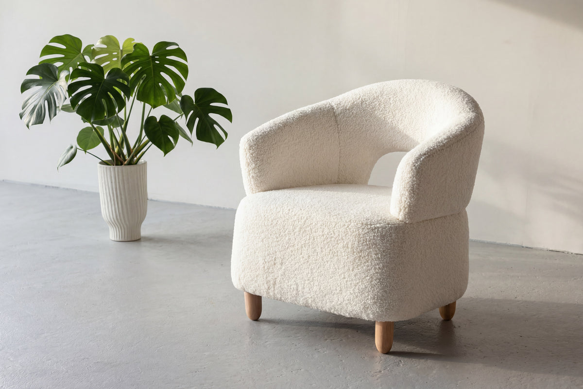 Moglas fåtölj natur/vit bouclé