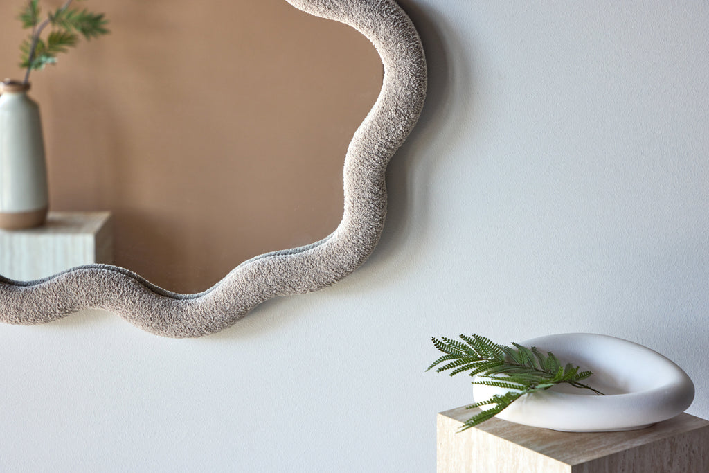 Kungsbacka spegel 70x70 cm beige bouclé och klart glas