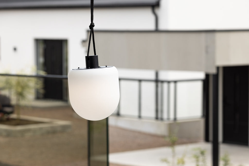 Colie pendellampa Ø16x21 cm svart/vit