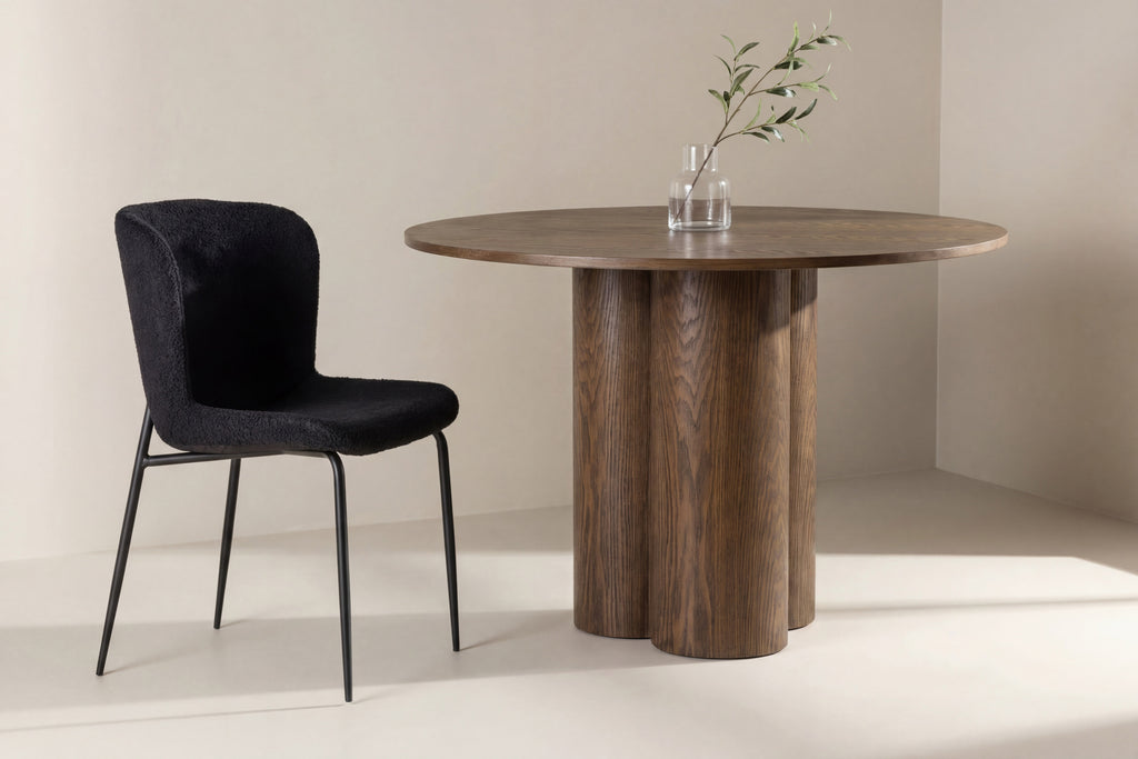Olivia runt matbord mockabrun faner