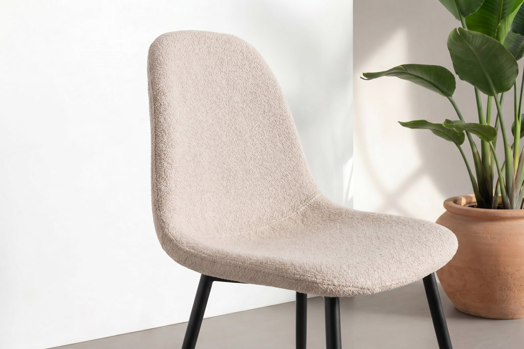 Polar matstol 2-pack beige bouclé och svart underrede