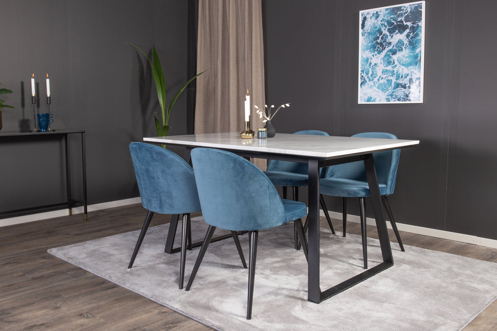 Estelle matbord 140x90 vit marmor/svarta ben med 4 sammet matstolar blå/svarta