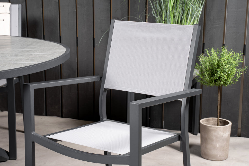 Parma matbord svart aluminium/grå aintwood Ø140 cm med Copacabana karmstol (stapelbar)