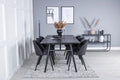 Sleek utdragbart matbord svart borstad 195*95 med 6 Velvet matstolar svarta ben svart tyg
