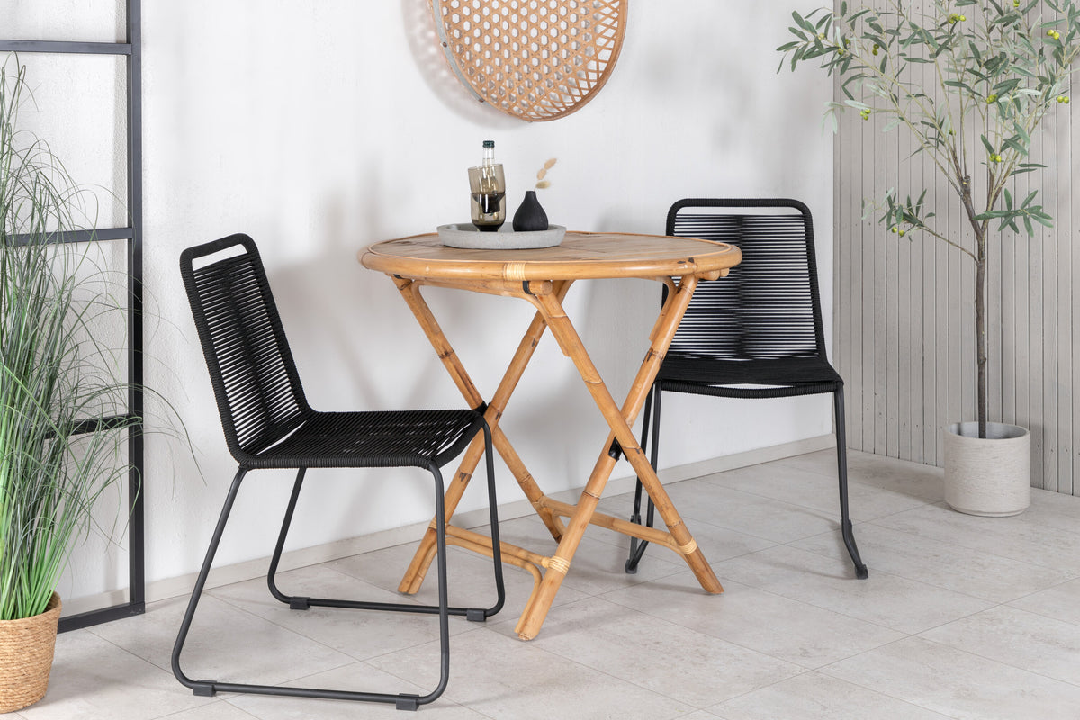 Cane cafébord Ø80cm bambu med Lindos stapelstol svart aluminium/svart rep 2-pack
