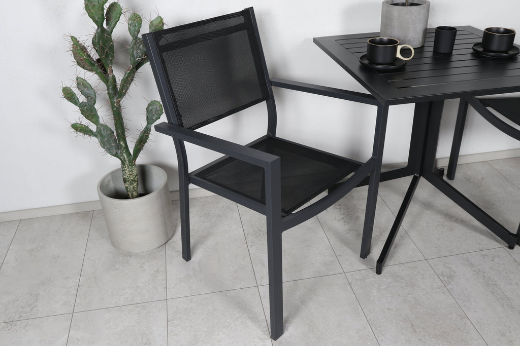 Way cafébord 70x70 med 2 Copacabana stapelbar stolar svart/svart