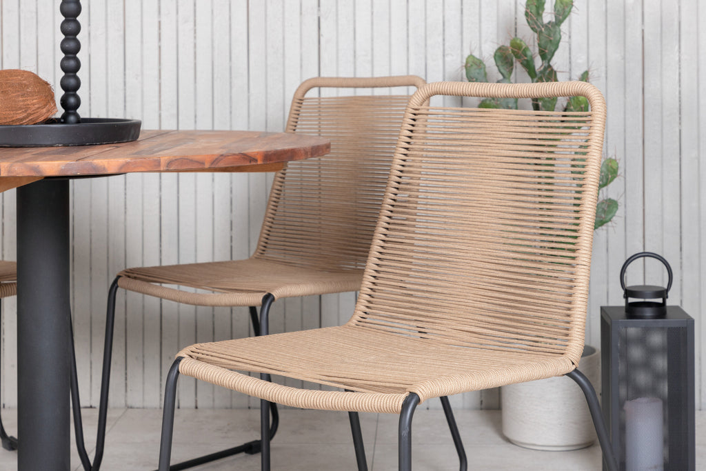 Cot matbord svart stål/akacia (teaklook) Ø100cm med 4 Lindos stapelbara stolar svart aluminium/latte rep