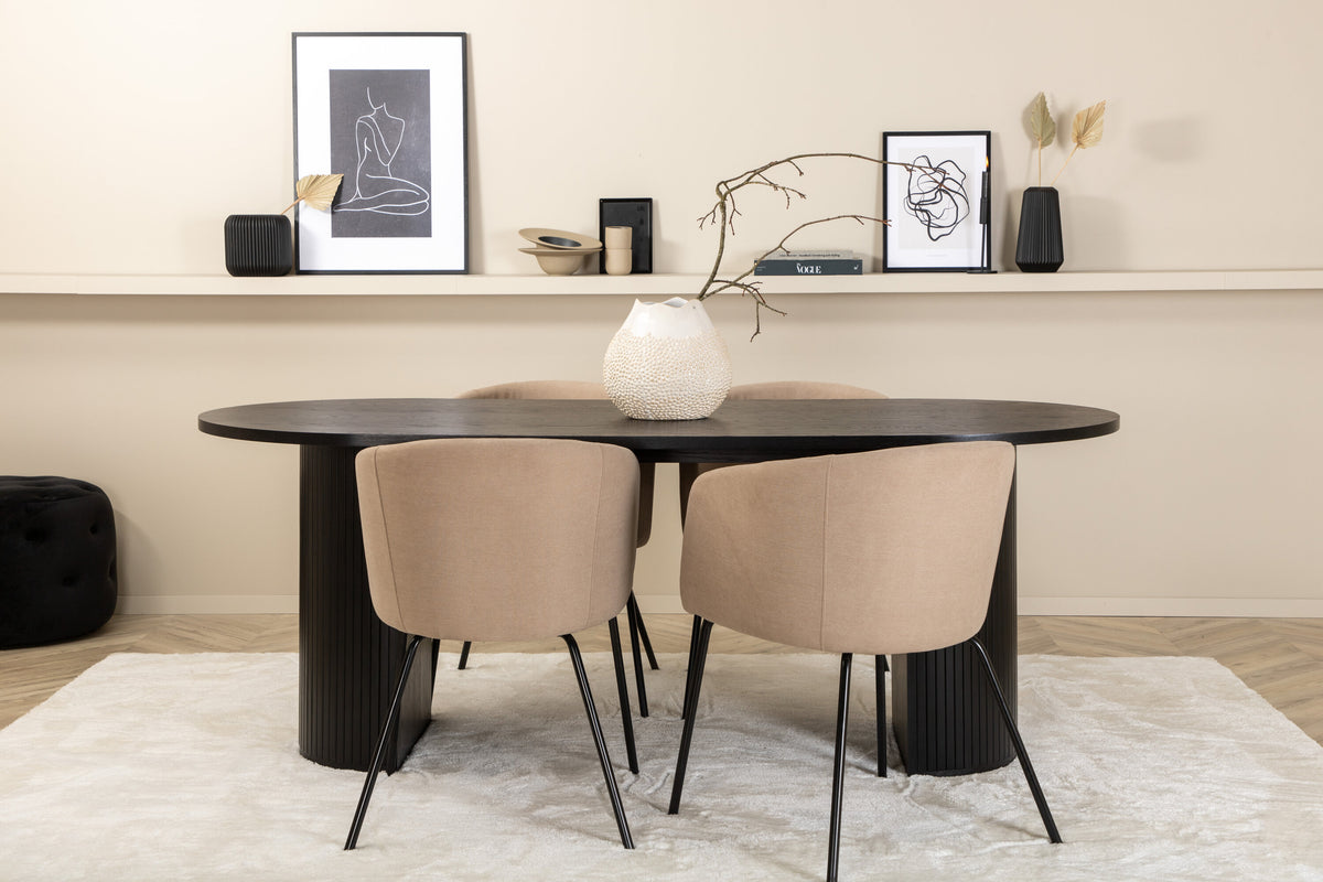 Bianca oval matgrupp med 4 Berit-stolar svart faner och beige linneliknande tyg