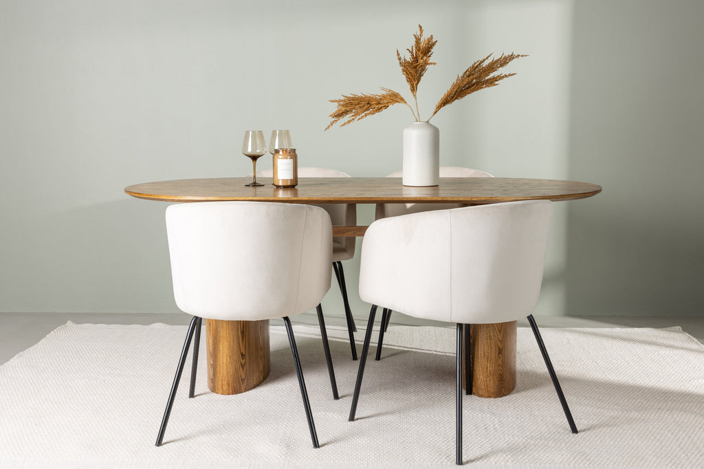 Isolde matgrupp med 4 Berit-stolar 140x75 cm naturfärgad MDF och beige sammet med svarta ben