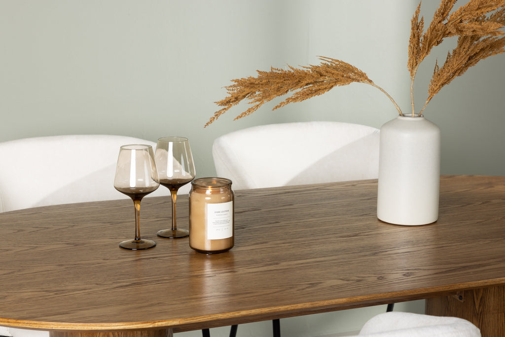 Isolde matgrupp med 4 Day-stolar 140x75 cm natur/mattsvart/vit