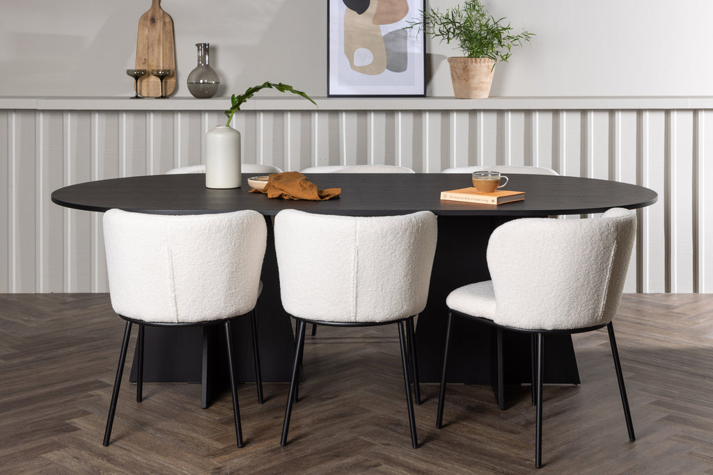 Bootcut oval matgrupp med 6 Edina stolar svart faner och vit bouclé