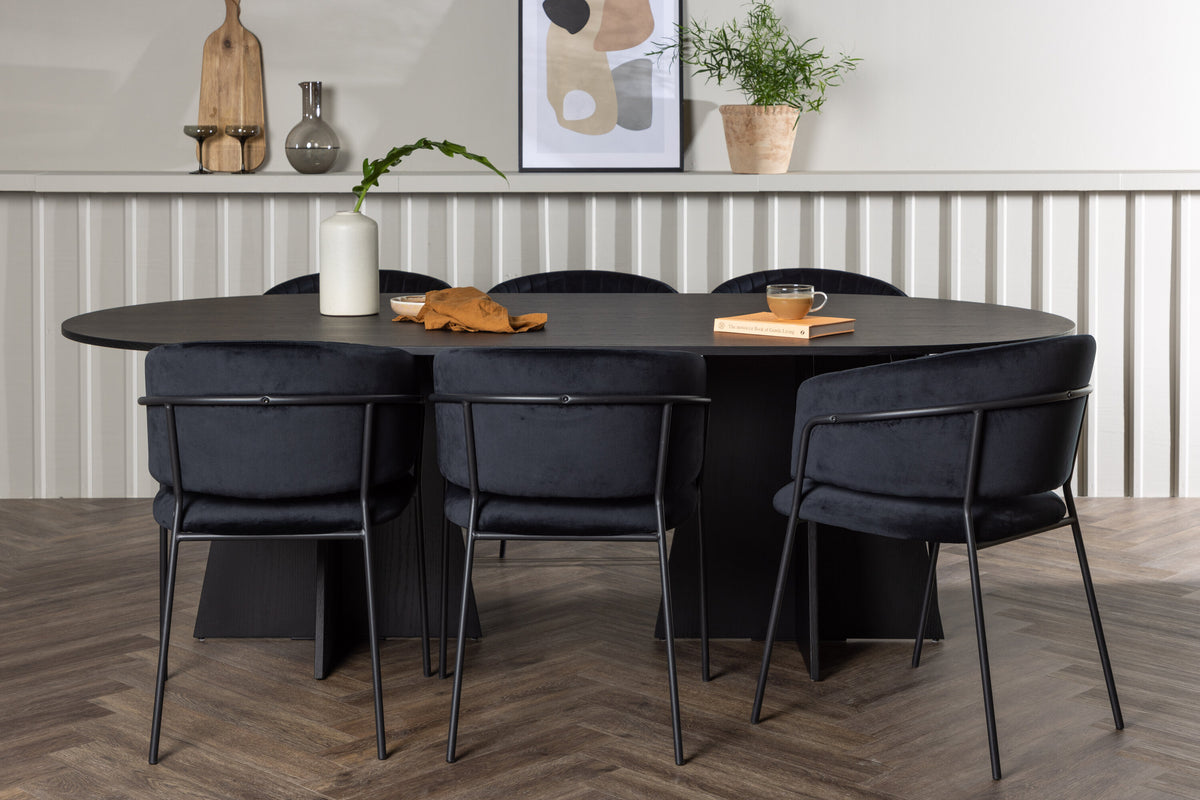 Bootcut och Selma oval matgrupp med 6 stolar svart fanér och sammet