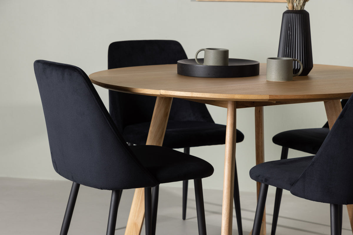 Yakidon och Night rund matgrupp med 4 stolar i ekimitation och svart sammet