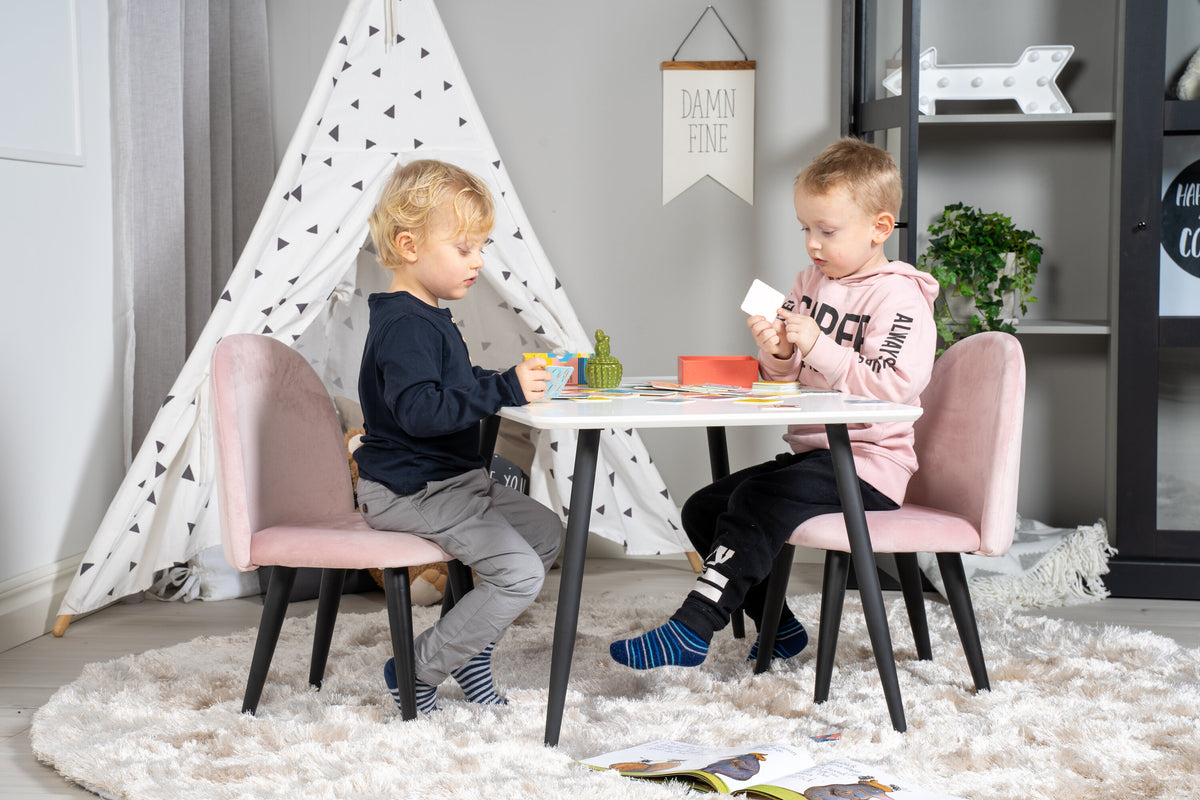 Polar matgrupp med Velvet-stolar 80x60 cm vit och svart med rosa sammet