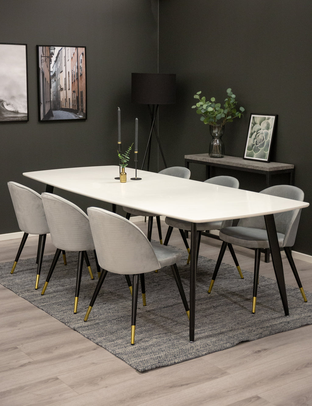 Polar Elips matgrupp med 6 Velvet-stolar 240x100 cm, höjd 75 cm, svart/vit/ljusgrå sammet
