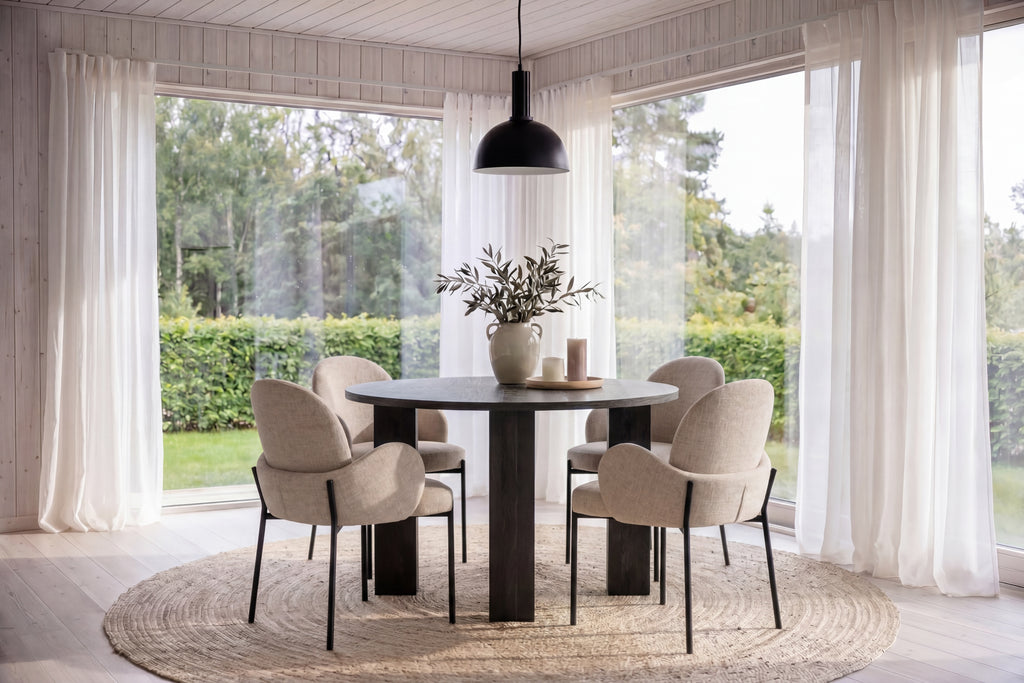 Juno rund matgrupp med Blom-stolar Ø120x75 cm svart/beige