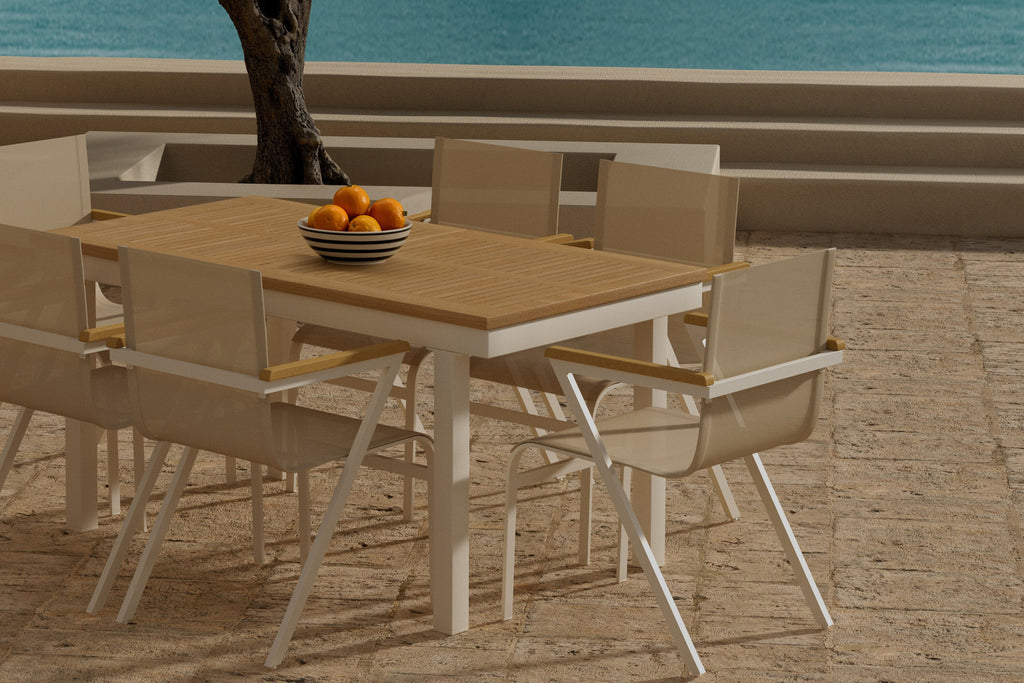 Panama matgrupp med naturfärgat bord och 6 beige Mexico-stolar