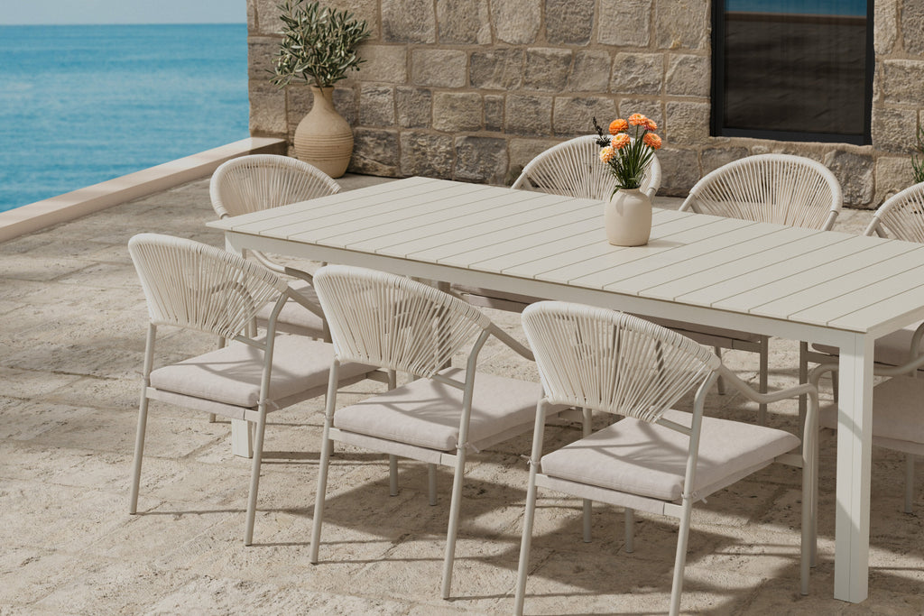 Levels matgrupp med 8 Paros-stolar beige