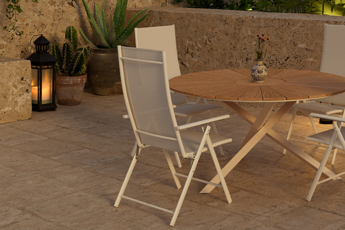 Mexico matgrupp med naturfärgat bord och 4 beige Levanzo-stolar