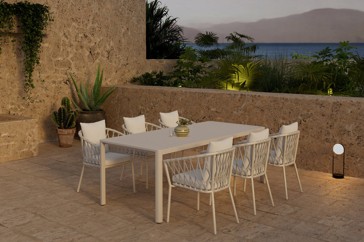 Giardini matgrupp med beige bord och 6 vita Linos-stolar