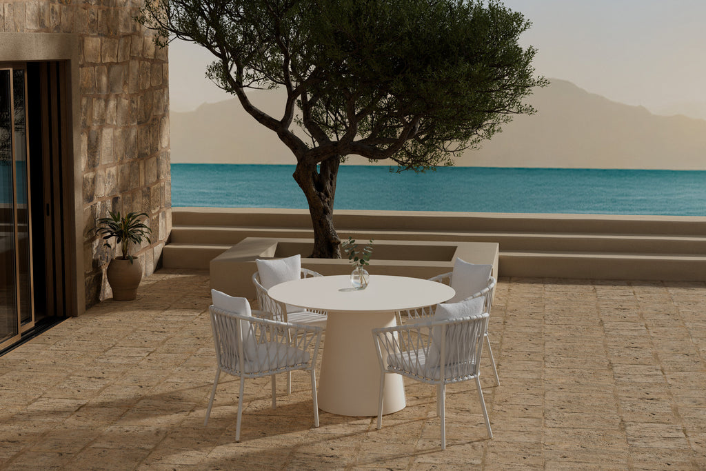 Lanzo matgrupp med beige bord och 4 vita Linos-stolar