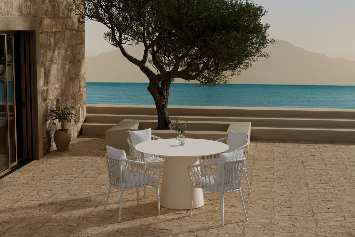 Lanzo matgrupp med beige bord och 4 vita Linos-stolar