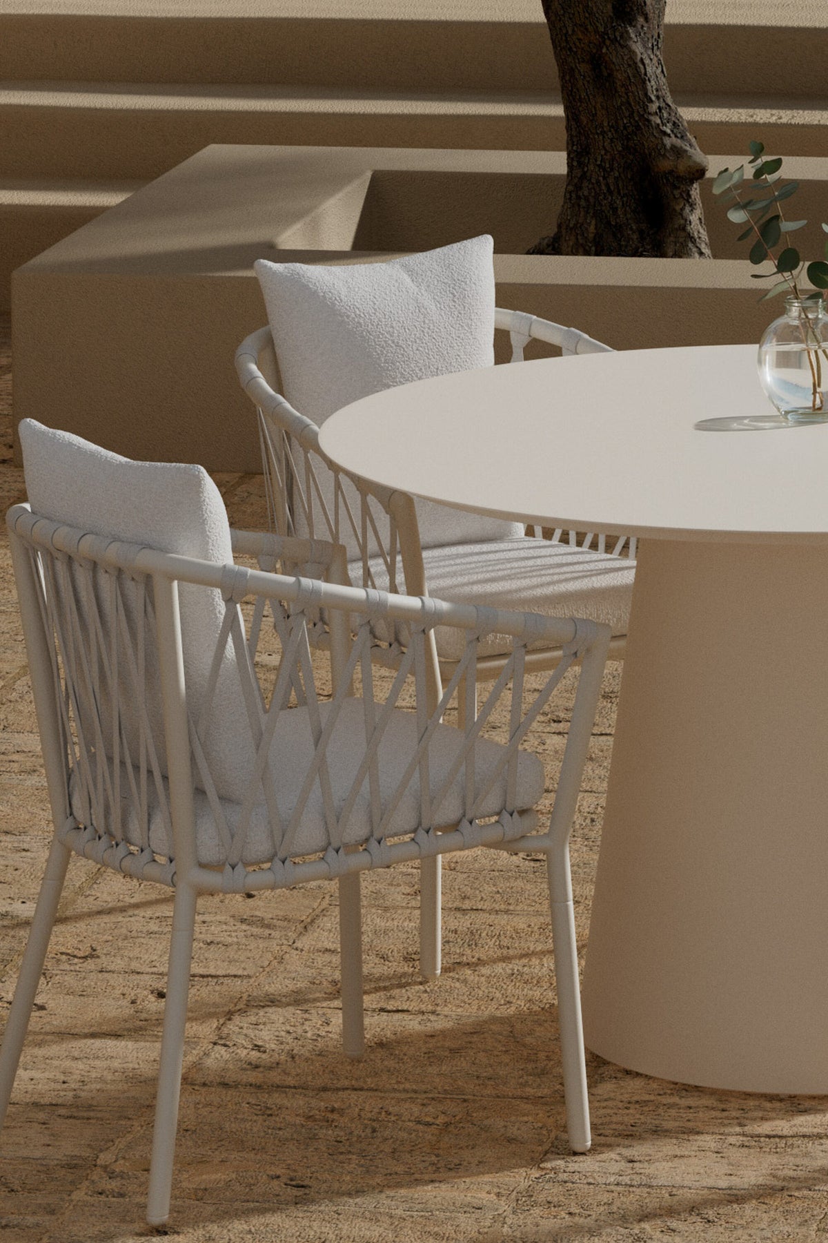 Lanzo matgrupp med beige bord och 4 vita Linos-stolar